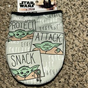 Baby Yoda Protect Attack Snack Oven Mitts